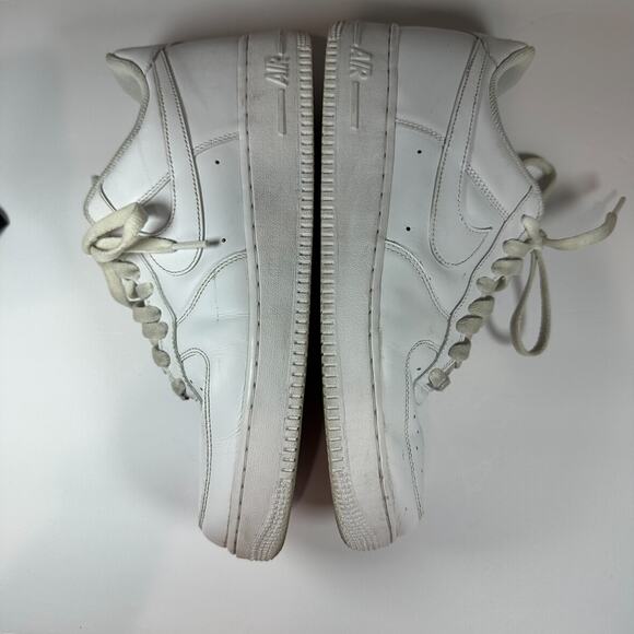 Nike Air Force 1 Sneakers Men's Low 10.5 Triple White Shoes CW2288-111 - Picture 6 of 9